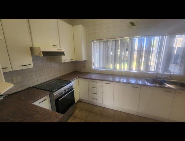 4 BEDROOM HOUSE FOR SALE IN BRACKENHURST